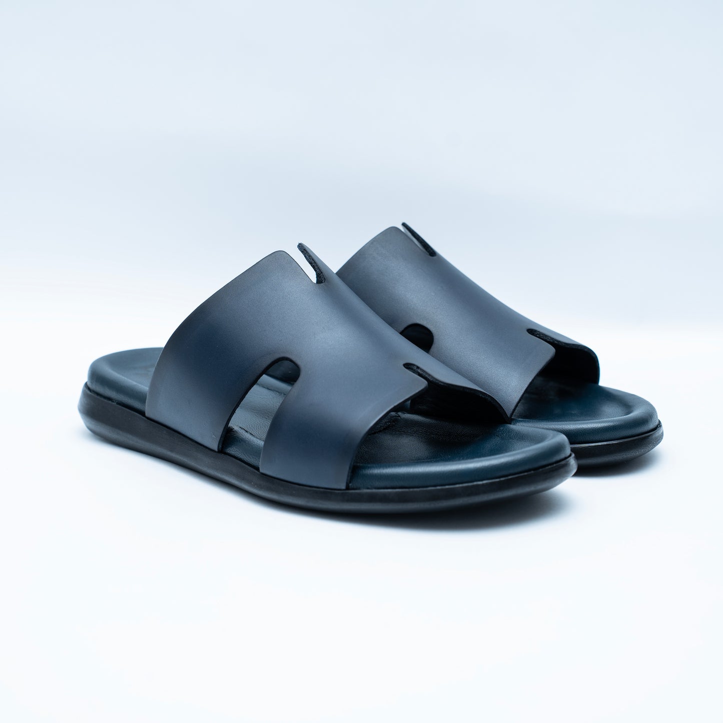 LCVINCI Hermes Bleu Nuit – Mule Homme en Cuir Découpe Signature