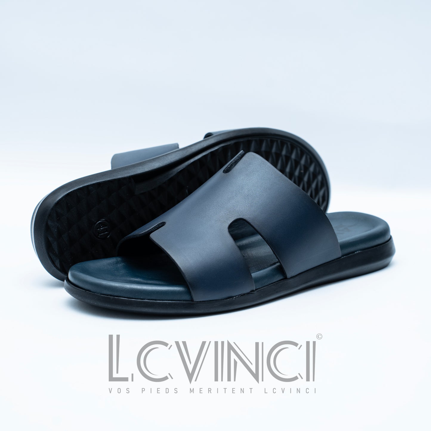LCVINCI Hermes Bleu Nuit – Mule Homme en Cuir Découpe Signature