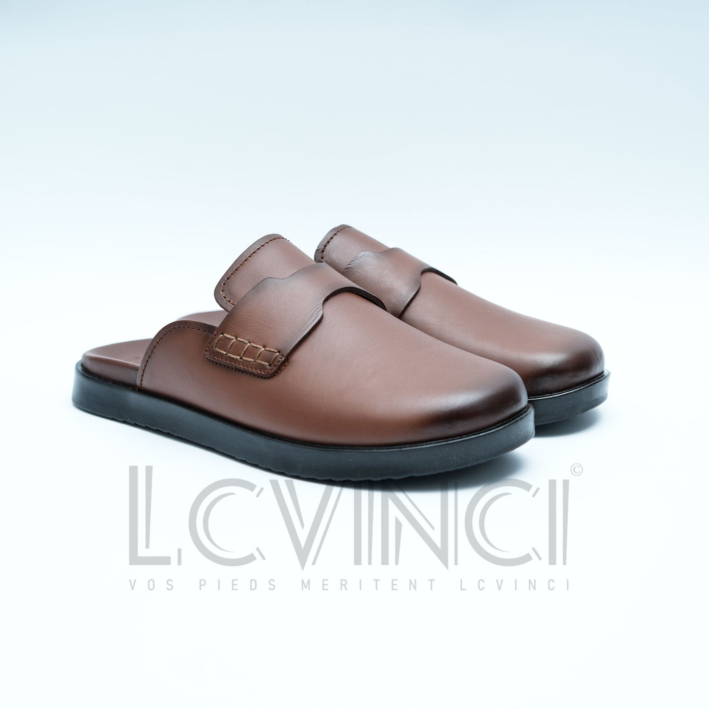 Sabot en Cuir Noir – Esprit Hermès (LC2)