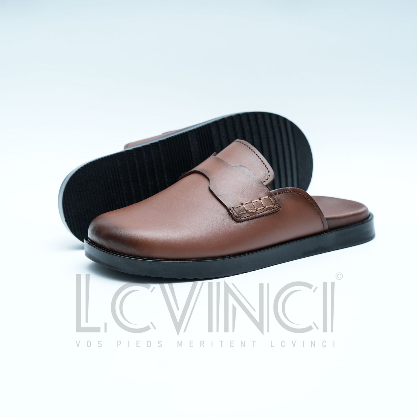 Sabot en Cuir Noir – Esprit Hermès (LC2)
