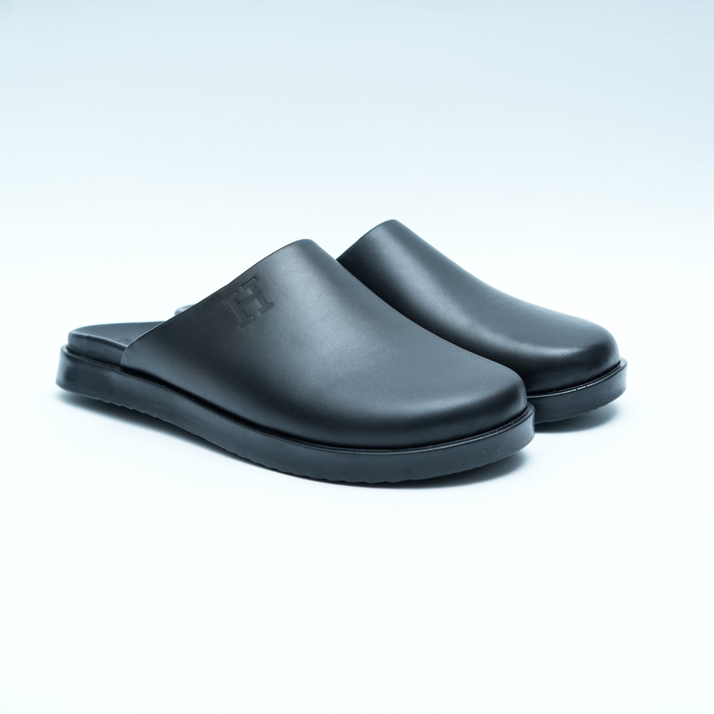 Sabot en Cuir Noir – Esprit Hermès (LC3)