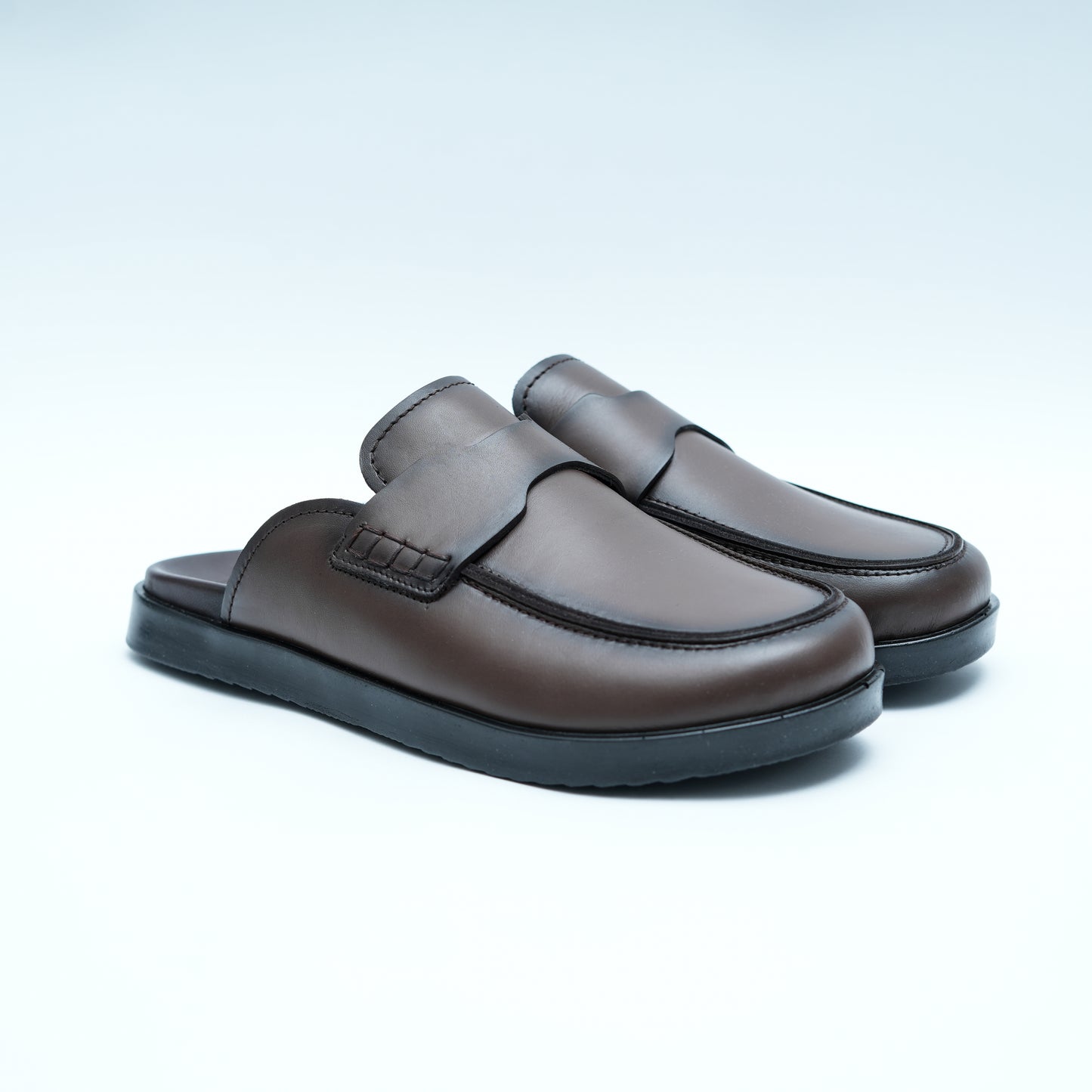 Sabot en Cuir Marron – Esprit Hermès